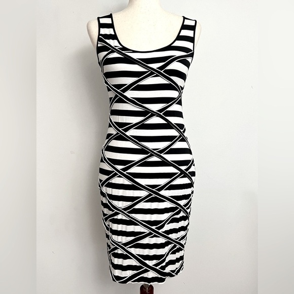Calvin Klein Tank Dress Women’s Sz 4 Stripes Blk/White Criss Cross Knit Raw Edge - Picture 1 of 7